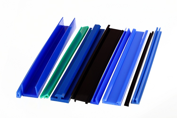 超高分子聚乙烯輸送機(jī)護(hù)欄的耐磨性